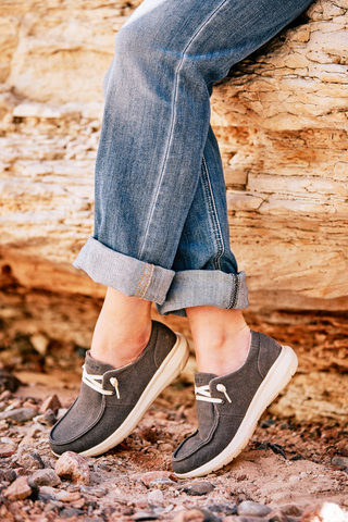 Hilo Sneaker