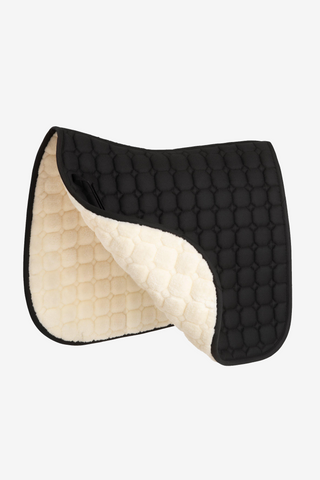 Octagon Dressurunderlag Faux Fur Sort