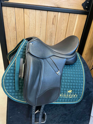 Demosadel BATES 17 PLUS CAIR DRESSUR