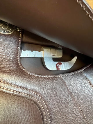 Demosadel BATES 17 PLUS CAIR DRESSUR