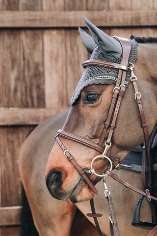 Stone & Pearl Lange Geïsoleerde Oorflap