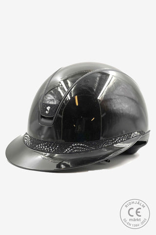 Ridhjelm 2.0 Glossy Miss Shield Frontal Band Intarsia Mat Krystal Blazon Sort