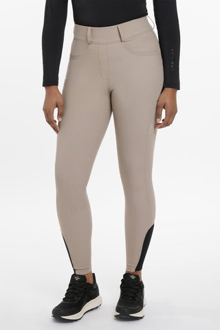 Amy Breggings Pecan