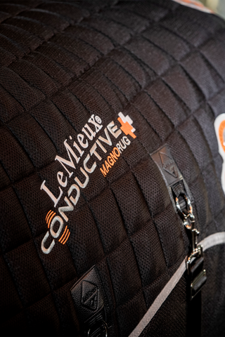 Conductive Magno dækken Sort