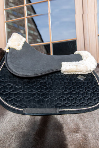 Anatomisch Zadeldek Lamsvel Absorb